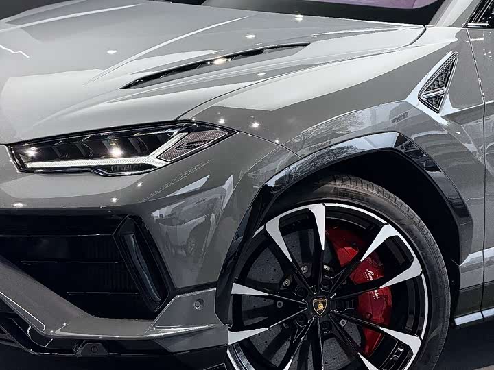 Фото 4 - Lamborghini Urus