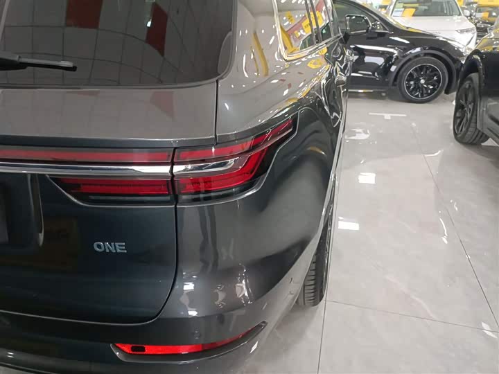 Фото 8 - LiXiang One