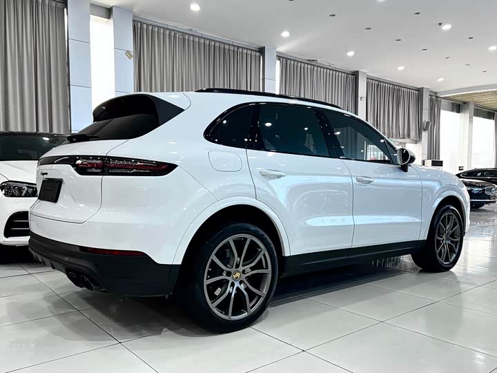 Фото 5 - Porsche Cayenne