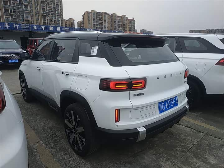 Фото 5 - Geely Icon