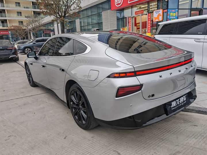 Фото 8 - XPeng P7