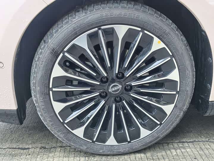 Фото 9 - Nissan N7