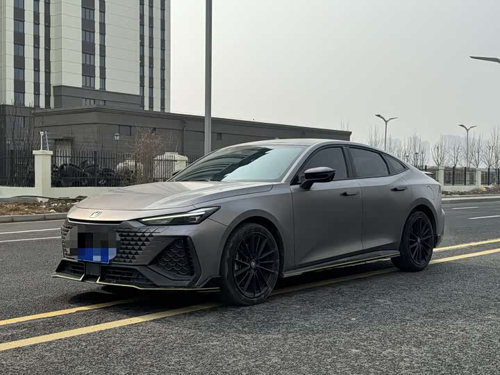 Фото 1 - Changan UNI-V