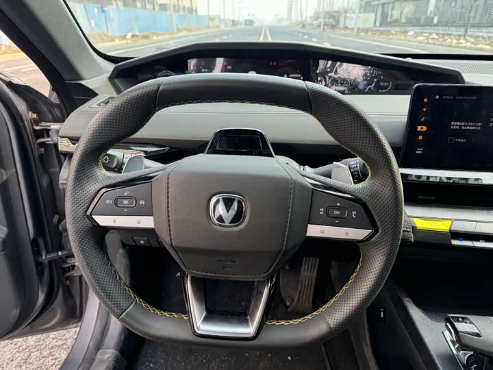 Фото 7 - Changan UNI-V