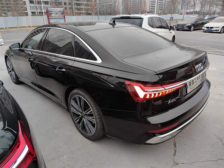 Фото 5 - Audi A6L