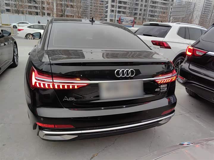 Фото 6 - Audi A6L