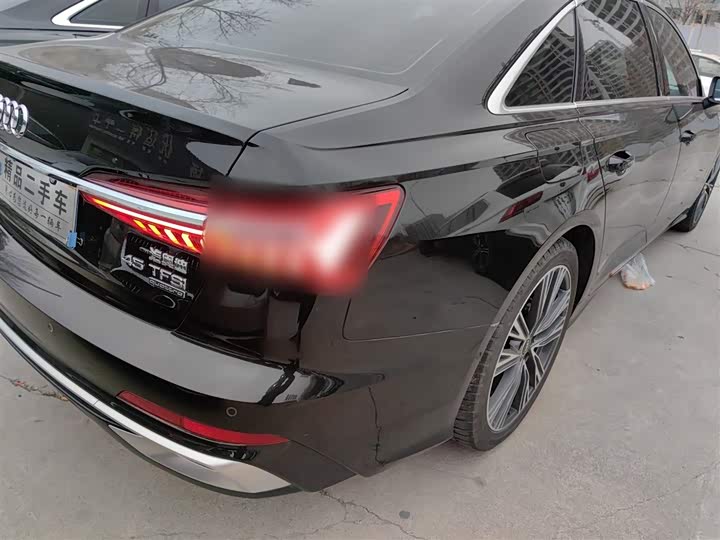 Фото 8 - Audi A6L