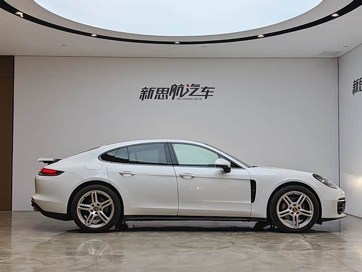 Фото 6 - Porsche Panamera