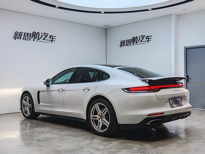 Фото 7 - Porsche Panamera