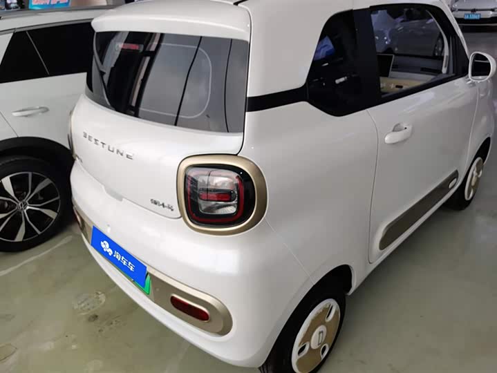 Фото 3 - Bestune Pony