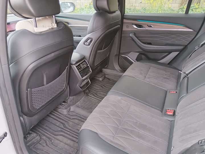 Фото 7 - Geely Monjaro