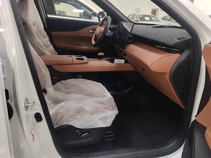 Фото 8 - Changan UNI-Z Hybrid