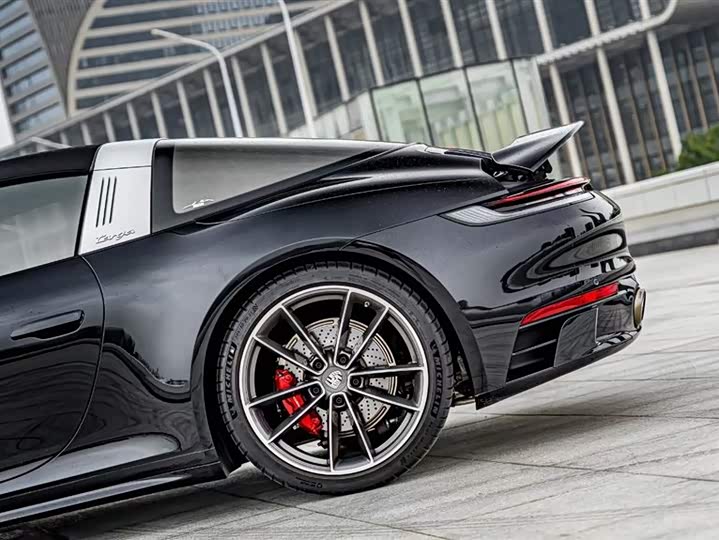 Фото 4 - Porsche 911