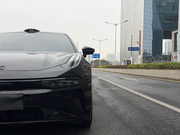 Фото 4 - Zeekr 001