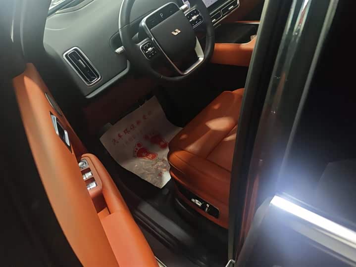 Фото 9 - LiXiang L8