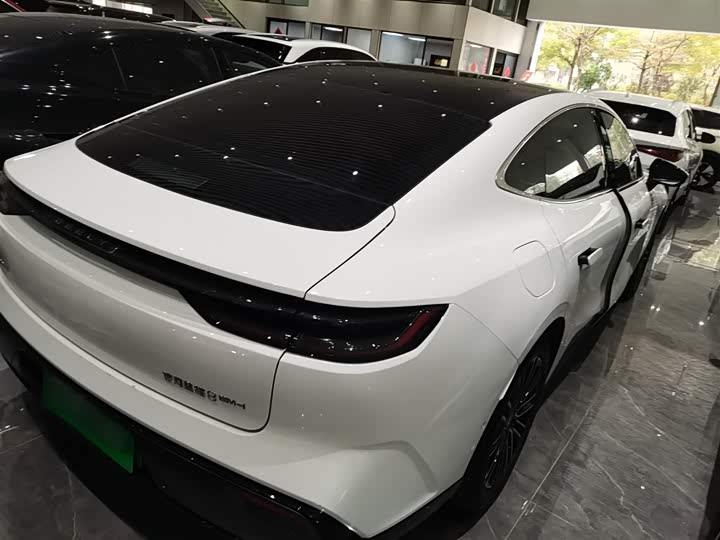 Фото 7 - Geely Galaxy Starshine 8 EM-i