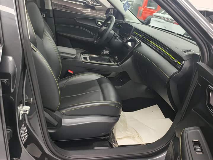 Фото 8 - Roewe RX5