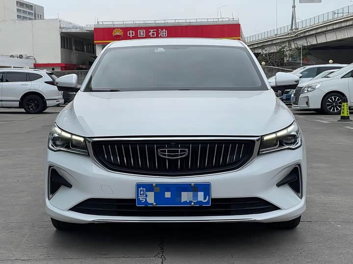 Фото 2 - Geely Emgrand