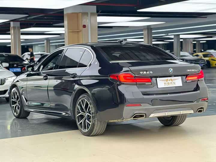 Фото 3 - BMW 5 Series