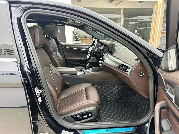 Фото 7 - BMW 5 Series