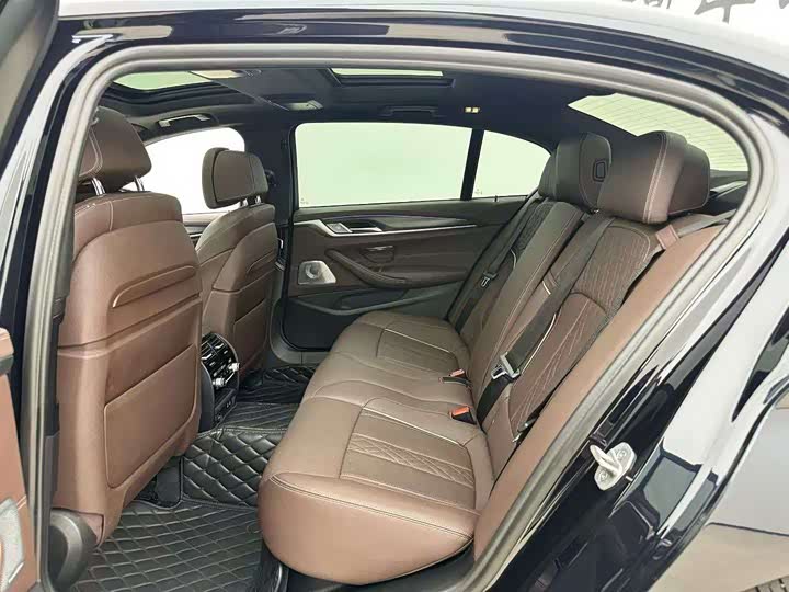 Фото 8 - BMW 5 Series