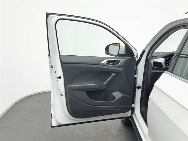 Фото 8 - Volkswagen T-Cross