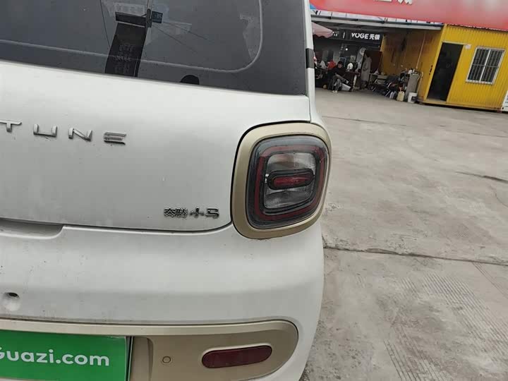 Фото 8 - Bestune Pony