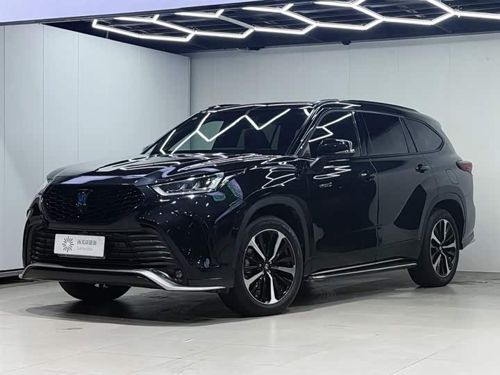 Фото 1 - Toyota Crown Kluger