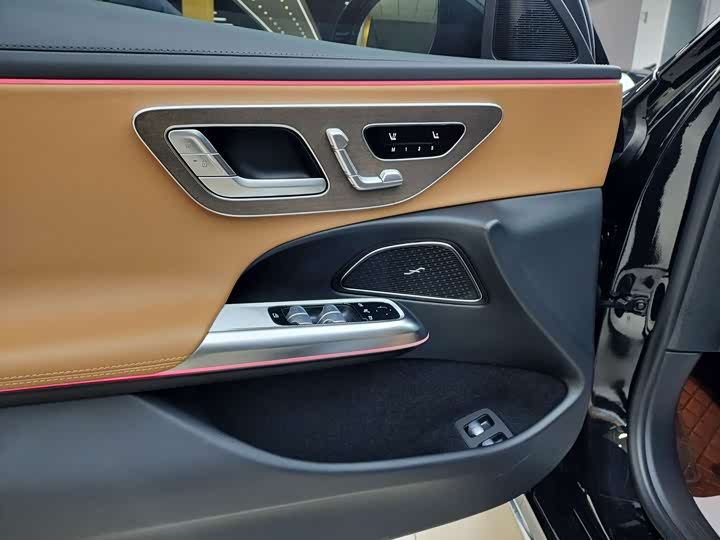 Фото 9 - Mercedes-Benz E-Class Hybrid