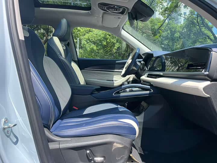 Фото 5 - Geely Monjaro