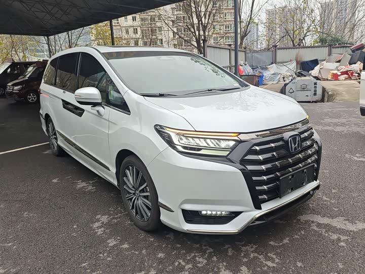 Фото 4 - Honda Elysion