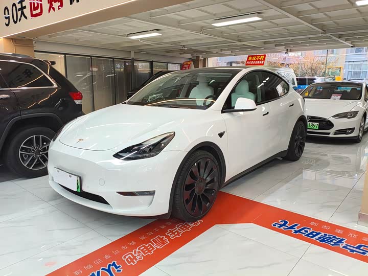 Фото 1 - Tesla Model Y