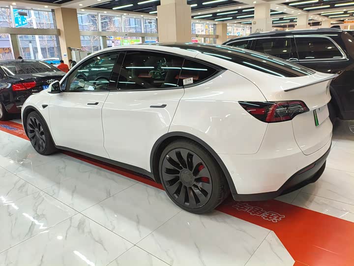 Фото 7 - Tesla Model Y