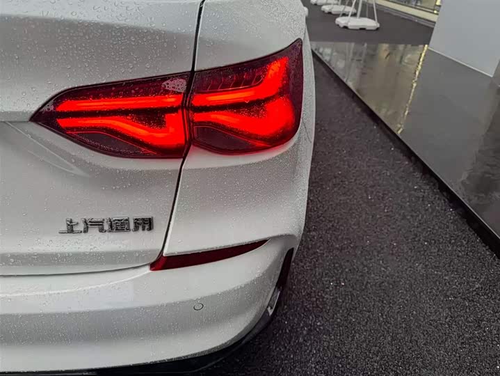 Фото 2 - Chevrolet Monza