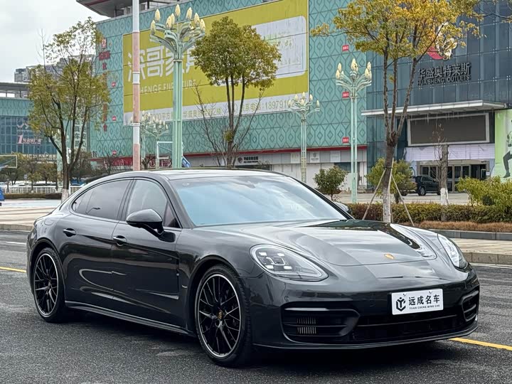 Фото 3 - Porsche Panamera