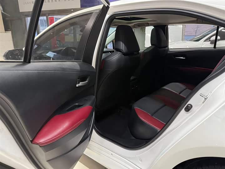 Фото 6 - Toyota Corolla