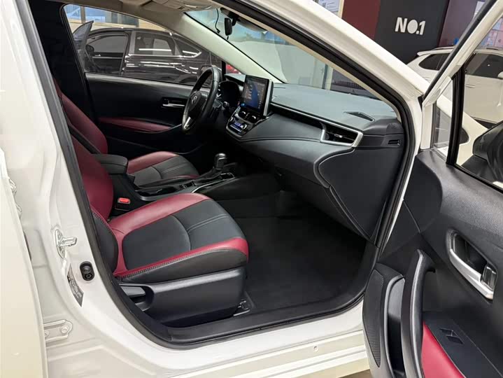 Фото 7 - Toyota Corolla