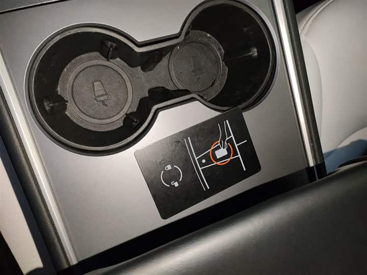 Фото 9 - Tesla Model Y