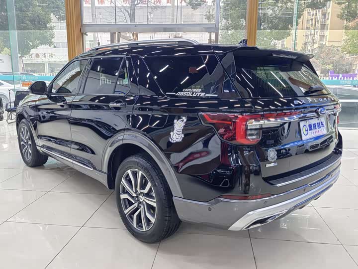 Фото 6 - Ford Explorer