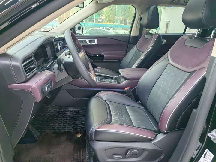 Фото 9 - Ford Explorer