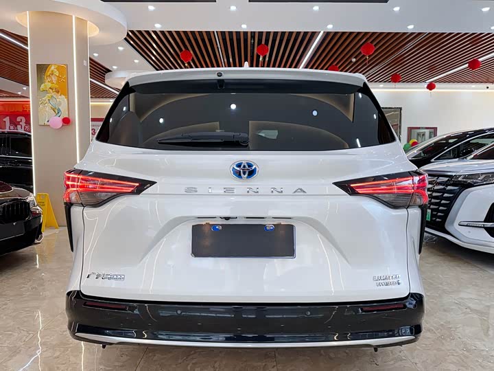 Фото 5 - Toyota Sienna