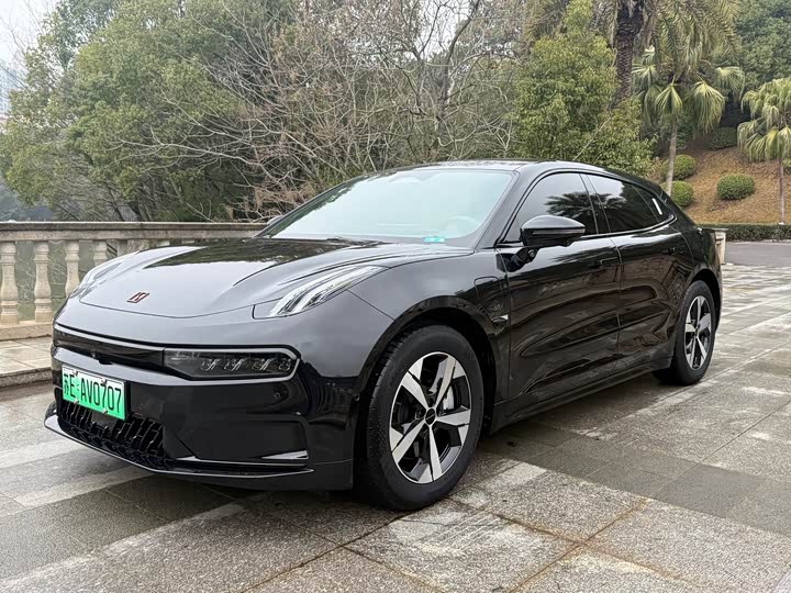 Фото 1 - Zeekr 001