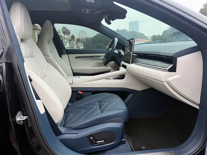 Фото 5 - Zeekr 001