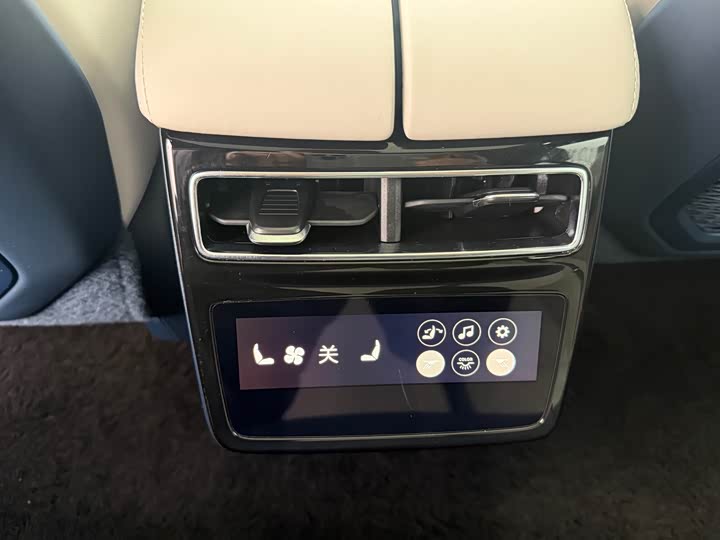 Фото 7 - Zeekr 001