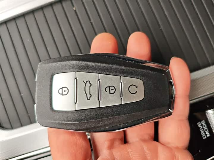 Фото 9 - Geely Preface