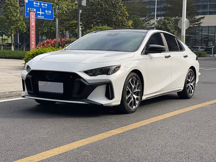 Фото 1 - GAC Trumpchi Empow R