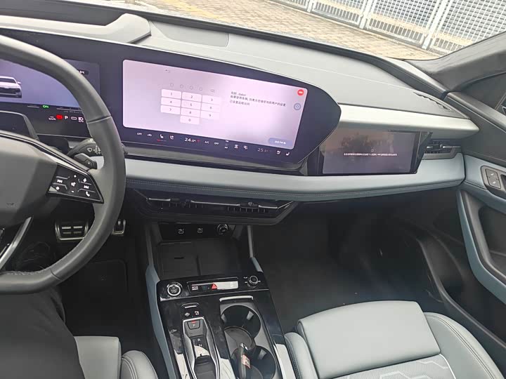 Фото 6 - Audi Q6L e-tron