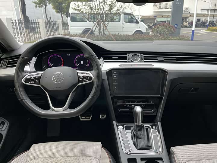 Фото 8 - Volkswagen Magotan