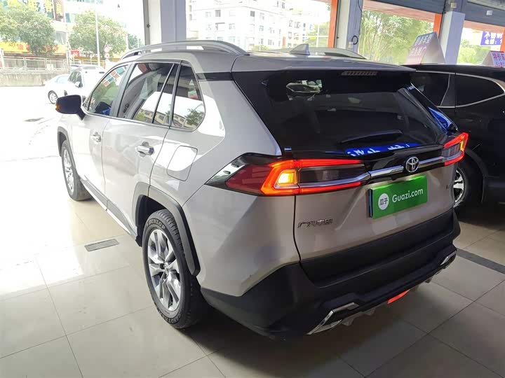 Фото 5 - Toyota Wildlander