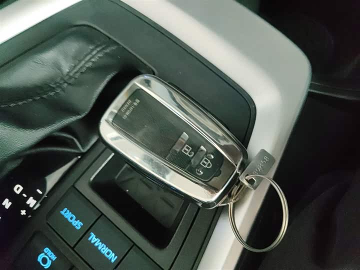 Фото 9 - Toyota Wildlander